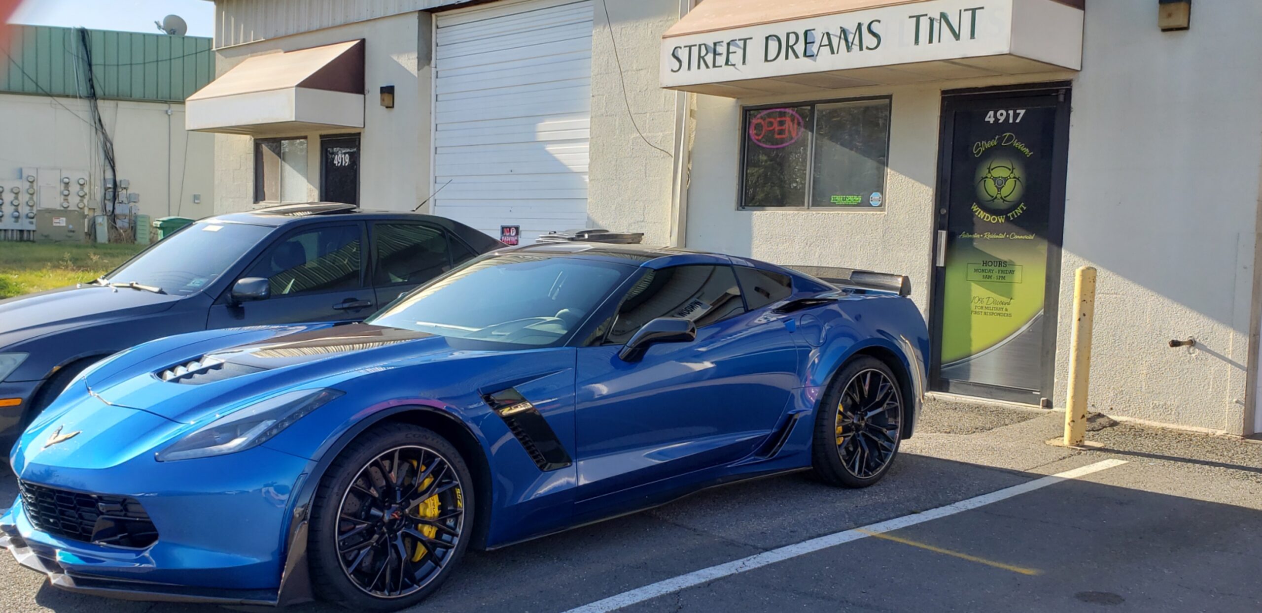 Blue-sports-Car